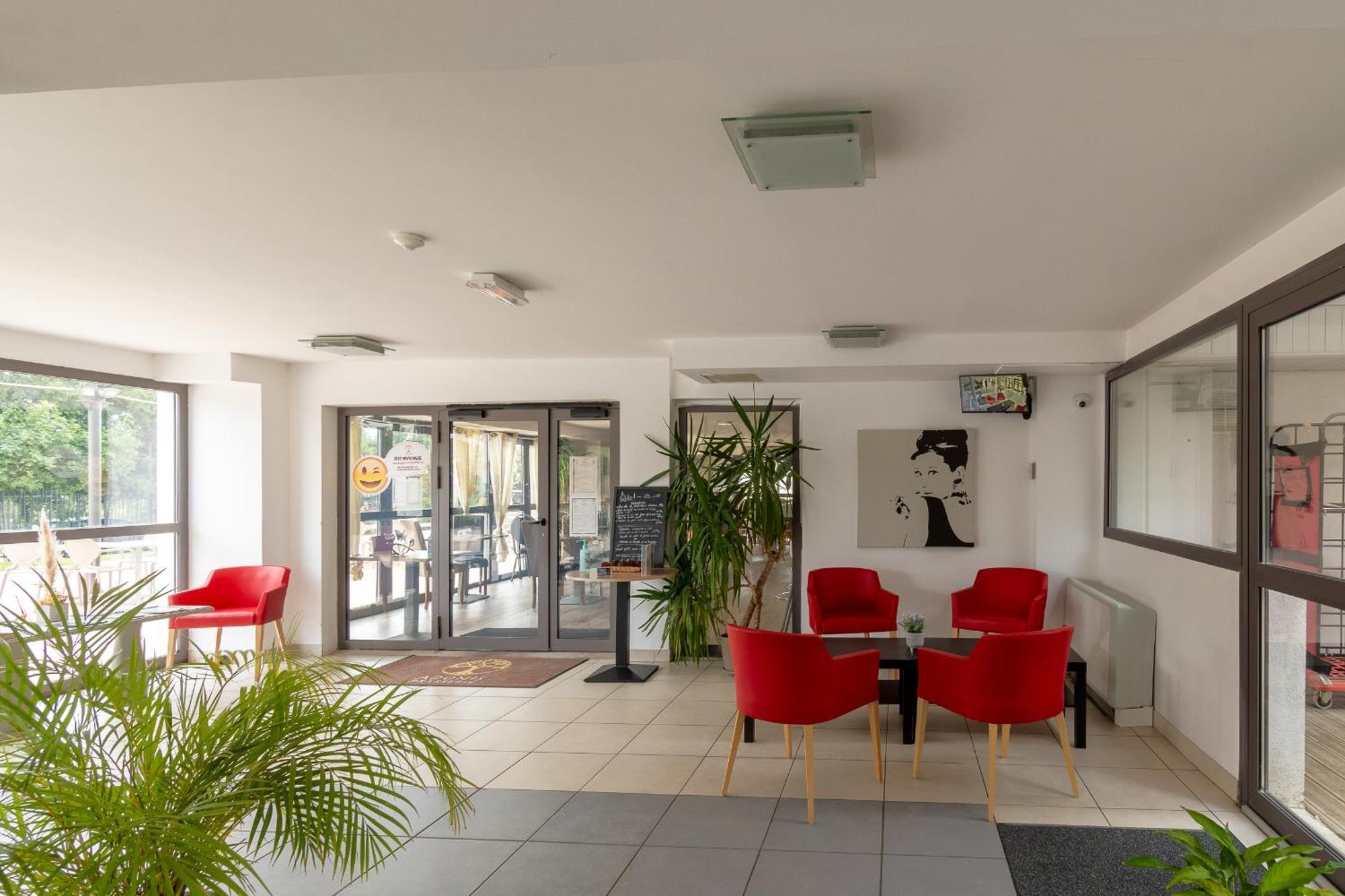 Le Petit Patio Fleuri Aparthotel Eguilles Exterior photo